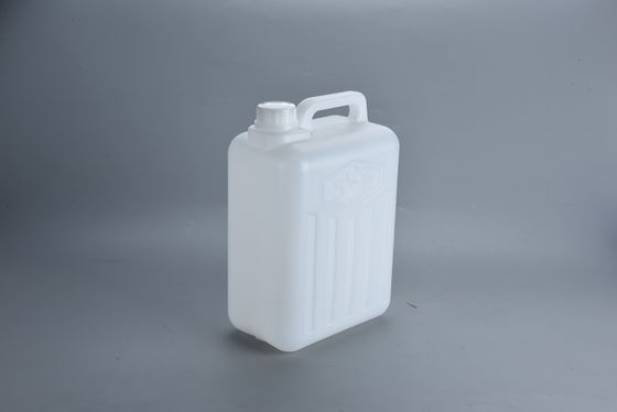 5L plastique moulé par extrusion Jerry Can de couleur blanche et épaisseur de paroi de 2 mm pour la durabilité