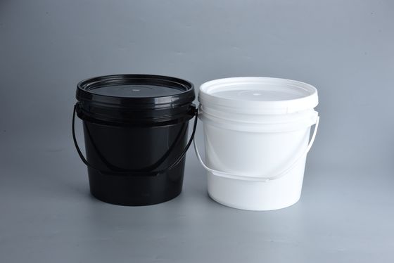 Un seau en plastique de 5 litres utilisant une large gamme de matériaux HDPP